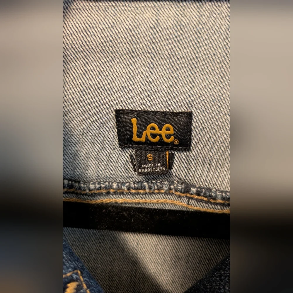 Lee Blue Jean Jacket Classic Denim Style - Picture 3 of 4